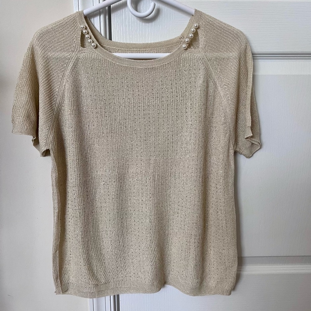 Elegant Cream Knit Top with Pearl Accents Size M